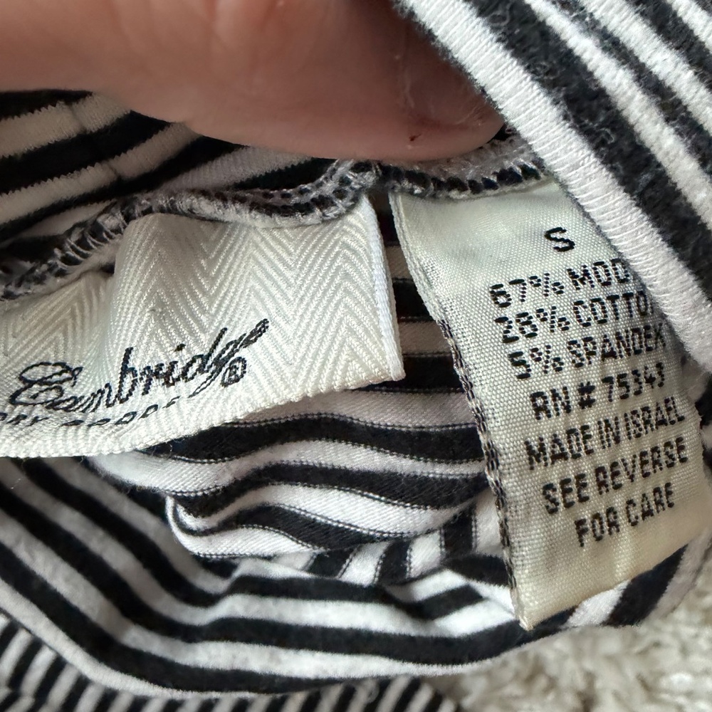 Chic striped long Cambridge Dry Goods Black and White Striped turtleneck Long Sl - Picture 7 of 7